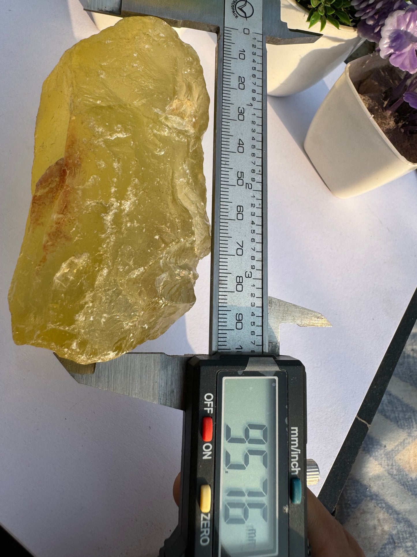 Big Lemon Quartz rough 1260 carat Beautiful lemon quartz rough this lemon quartz rough for filter out distractions aid concentration and open memory it lemon quartz