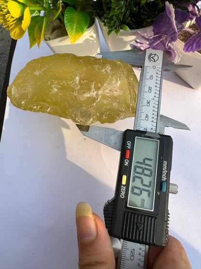 Big Lemon Quartz rough 1260 carat Beautiful lemon quartz rough this lemon quartz rough for filter out distractions aid concentration and open memory it lemon quartz