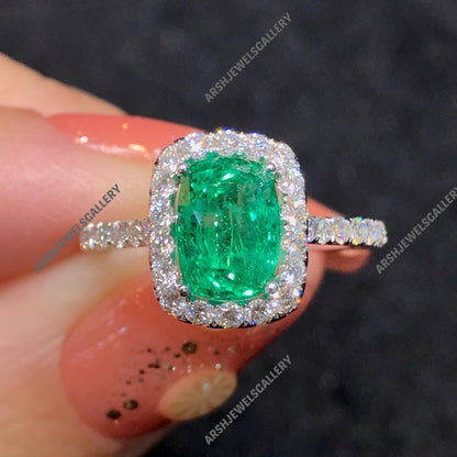 Beautiful Emerald ring 925 sterling silver emerald ring engagement ring wedding ring.