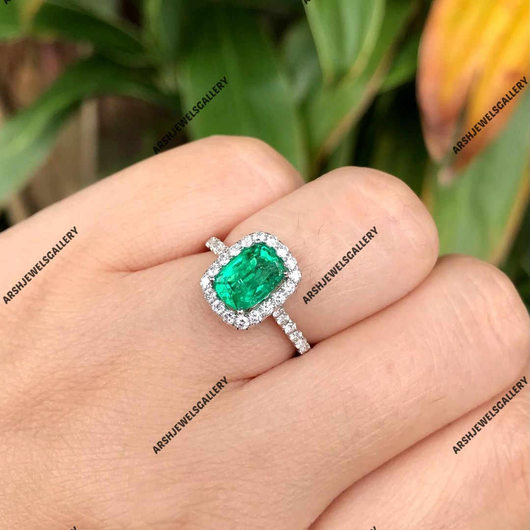 Beautiful Emerald ring 925 sterling silver emerald ring engagement ring wedding ring.