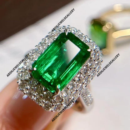 Luxurious Emerald Ring 925 sterling silver adorned with beautiful side stones vintage design Emerald Ring Engagement ring wedding ring.