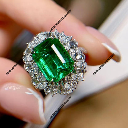 Luxurious & vintage emerald ring 925 sterling silver emerald ring  engagement ring wedding ring.