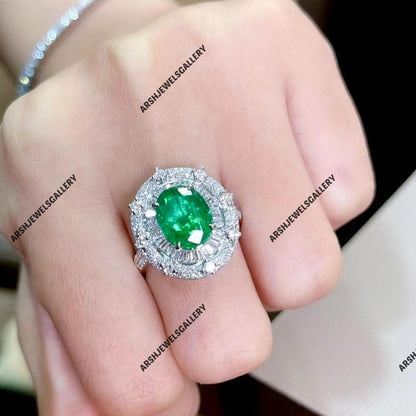 Vintage & unique design emerald ring 925 sterling silver oval cut emerald ring engagement ring wedding ring.