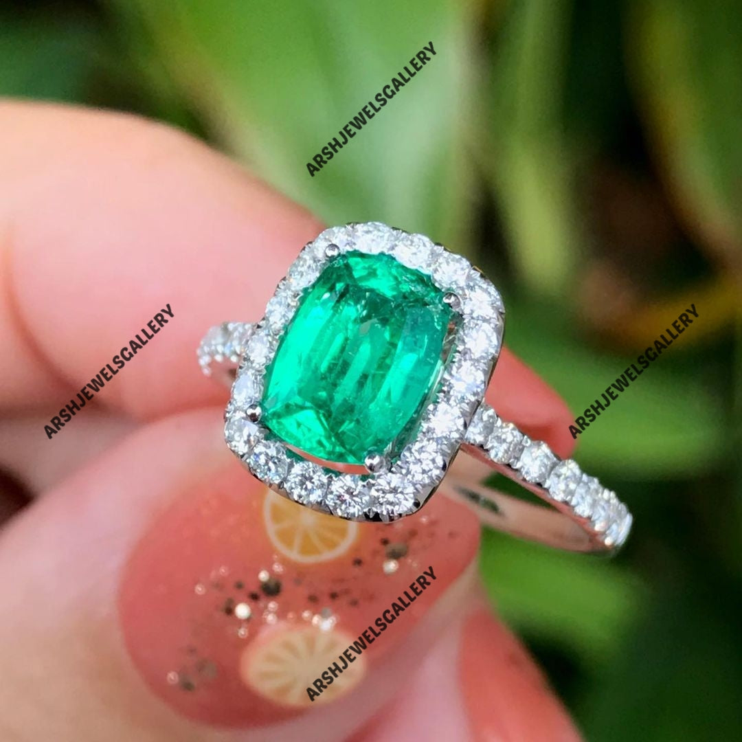 Beautiful Emerald ring 925 sterling silver emerald ring engagement ring wedding ring.