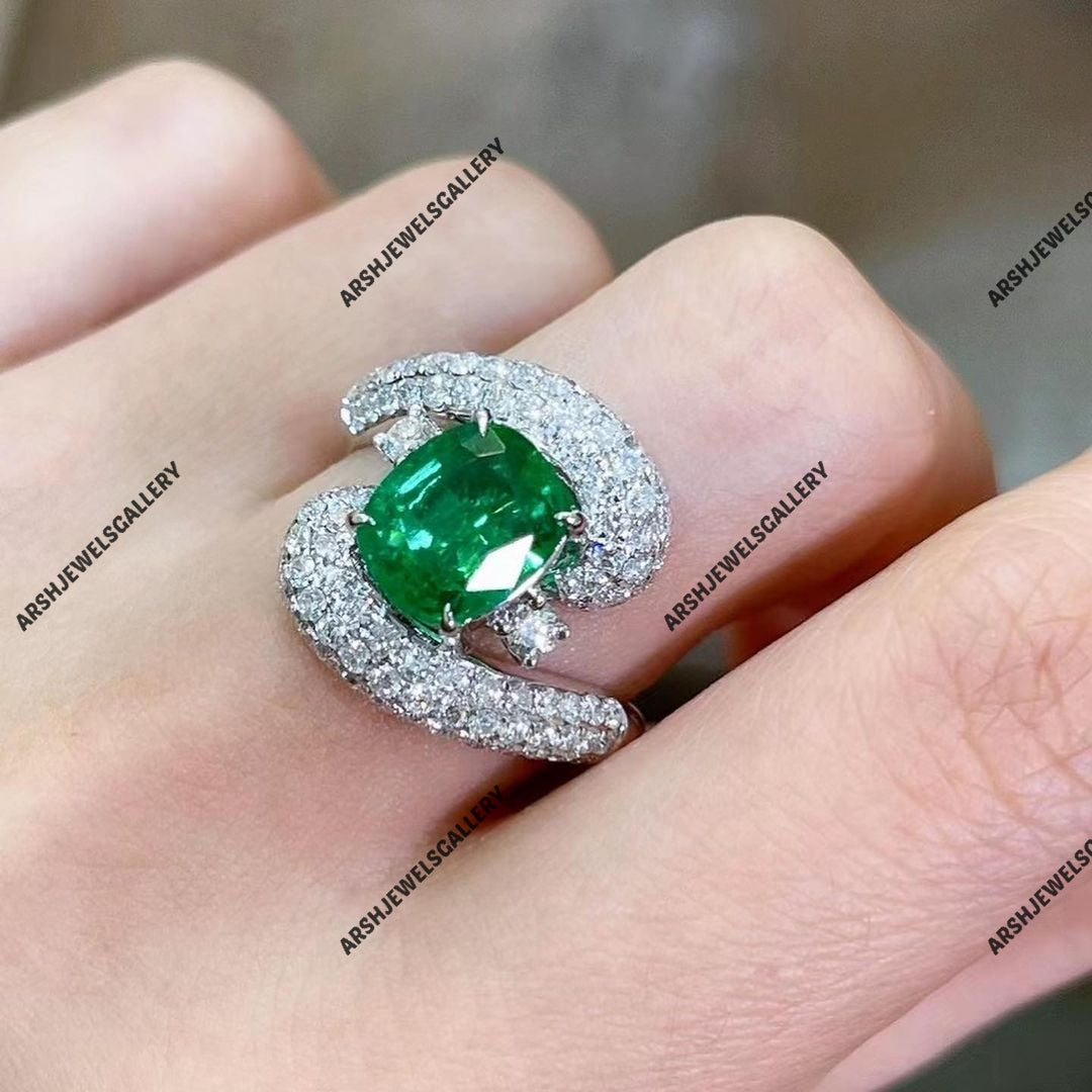 Unique design emerald ring 925 sterling silver cushion cut emerald ring engagement ring wedding ring.