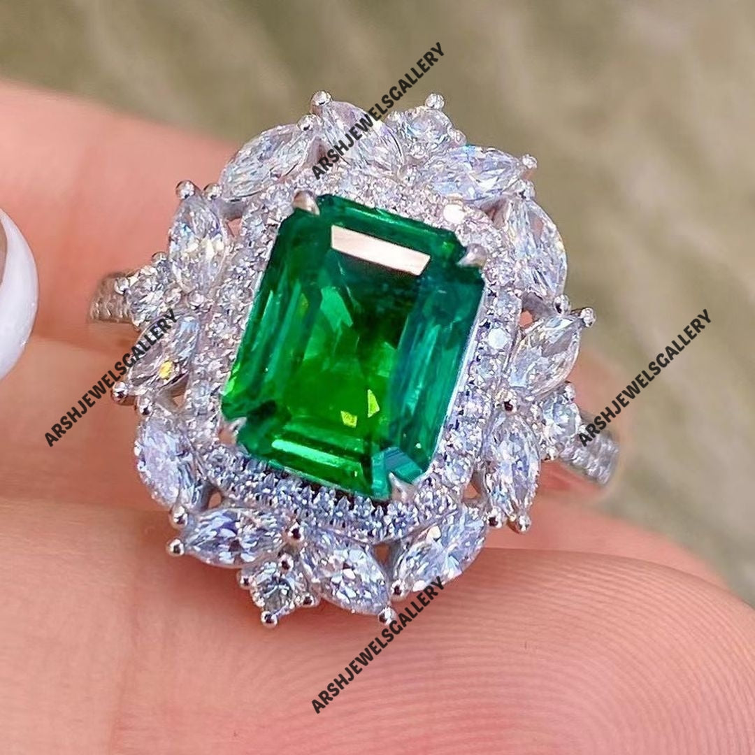 Luxurious emerald ring 925 sterling silver emerald ring  engagement ring wedding ring.