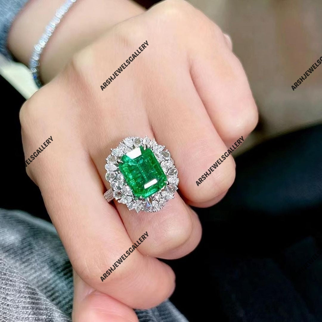 Luxurious & vintage emerald ring 925 sterling silver emerald ring  engagement ring wedding ring.