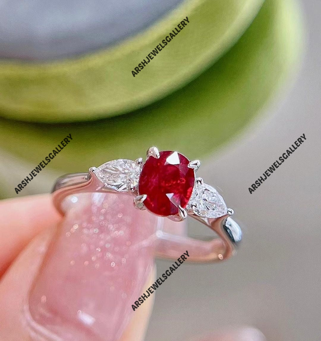 Vintage design Ruby ring 925 sterling silver gorgeous three stones oval cut Ruby ring engagement ring wedding ring