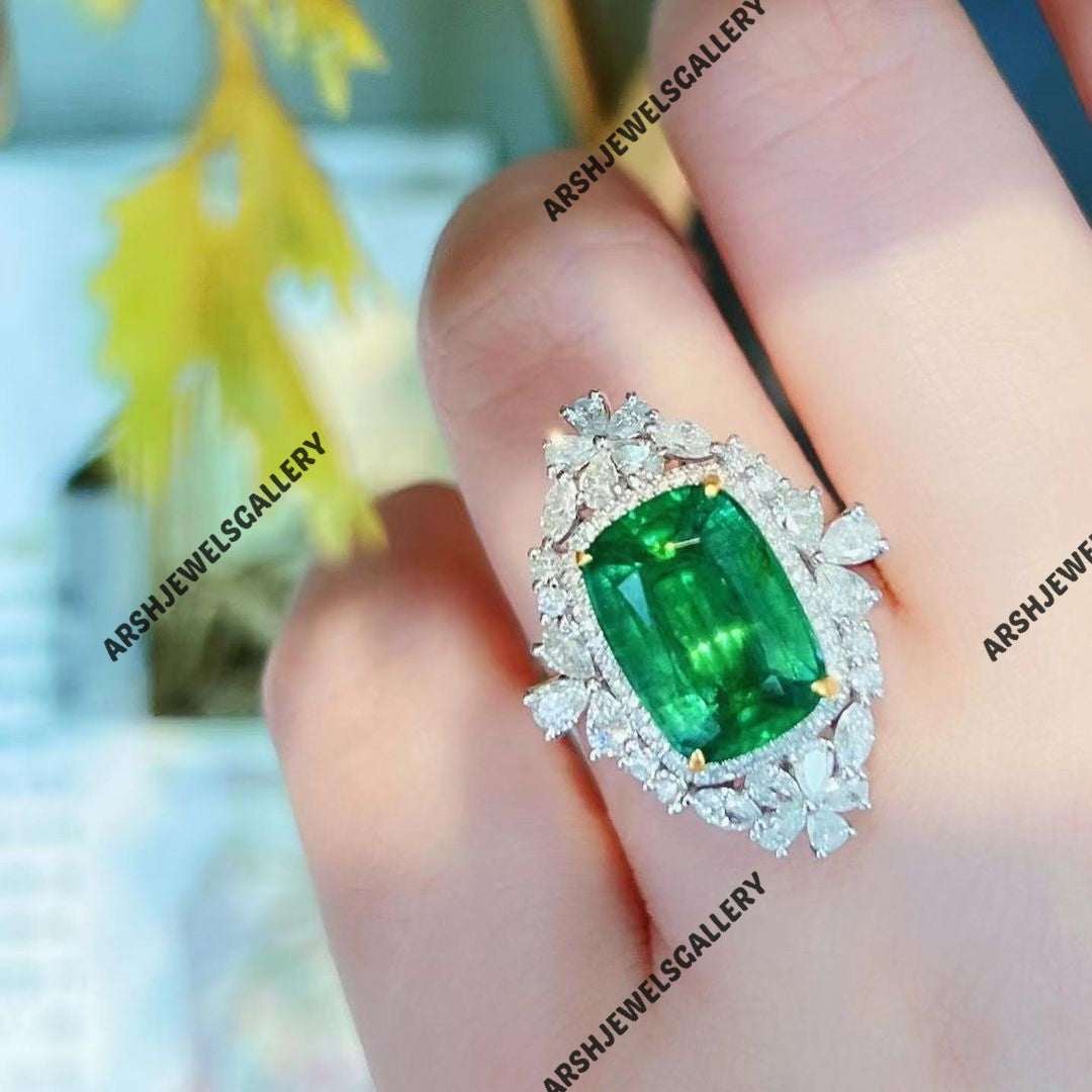 Vintage & luxurious Emerald Ring 925 sterling silver beautiful convertible ring Engagement ring wedding ring.